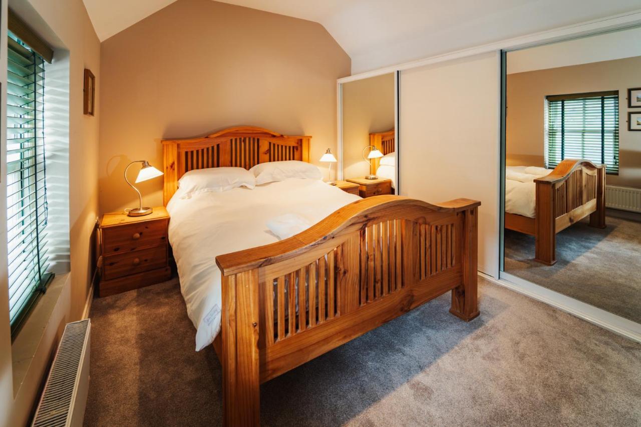 Delphi Lodge Cottages Leenaun Bagian luar foto